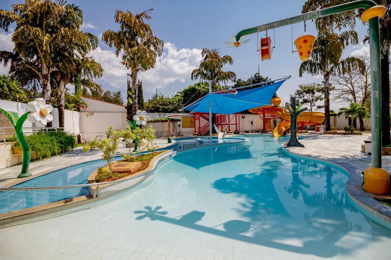 Diroma Resort Com Um Dia No Acqua Park Caldas Novas Dış mekan fotoğraf