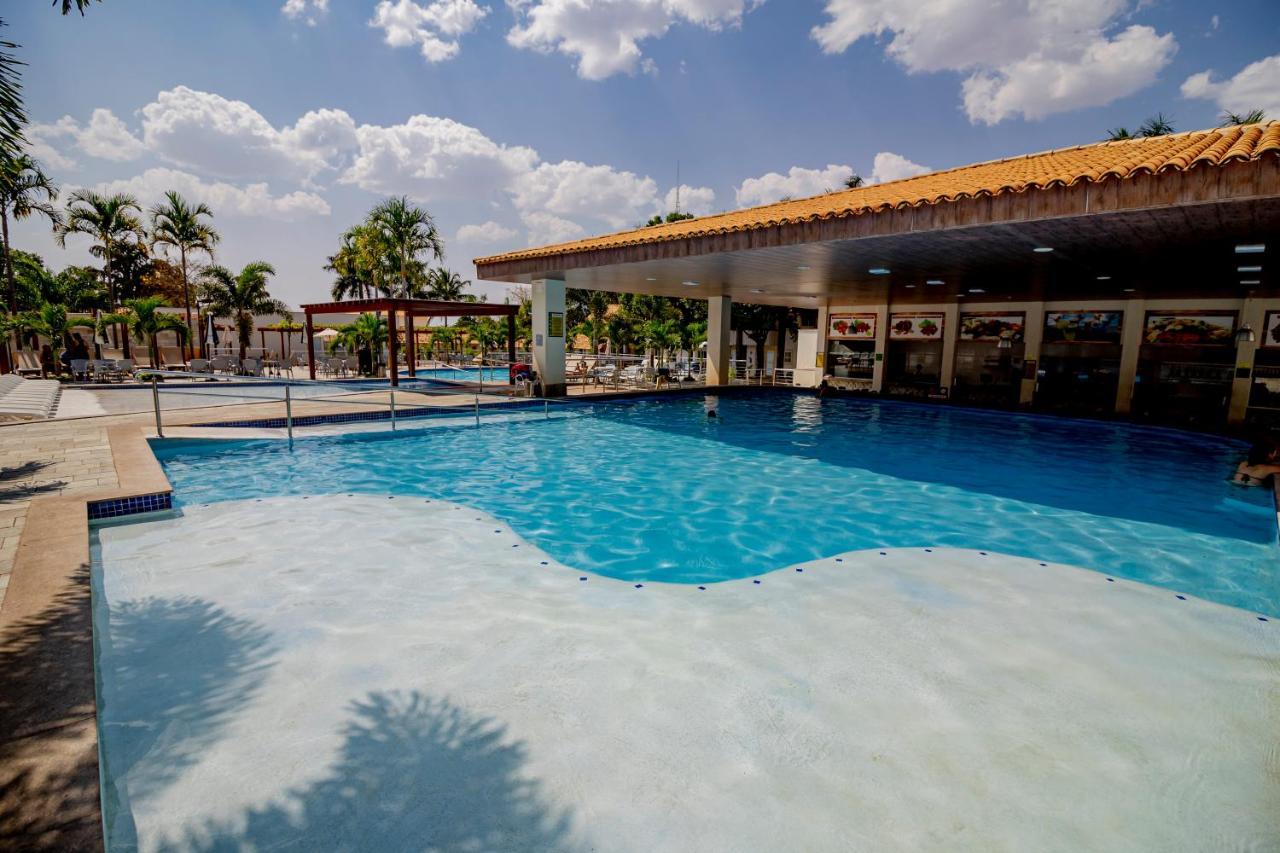 Diroma Resort Com Um Dia No Acqua Park Caldas Novas Dış mekan fotoğraf
