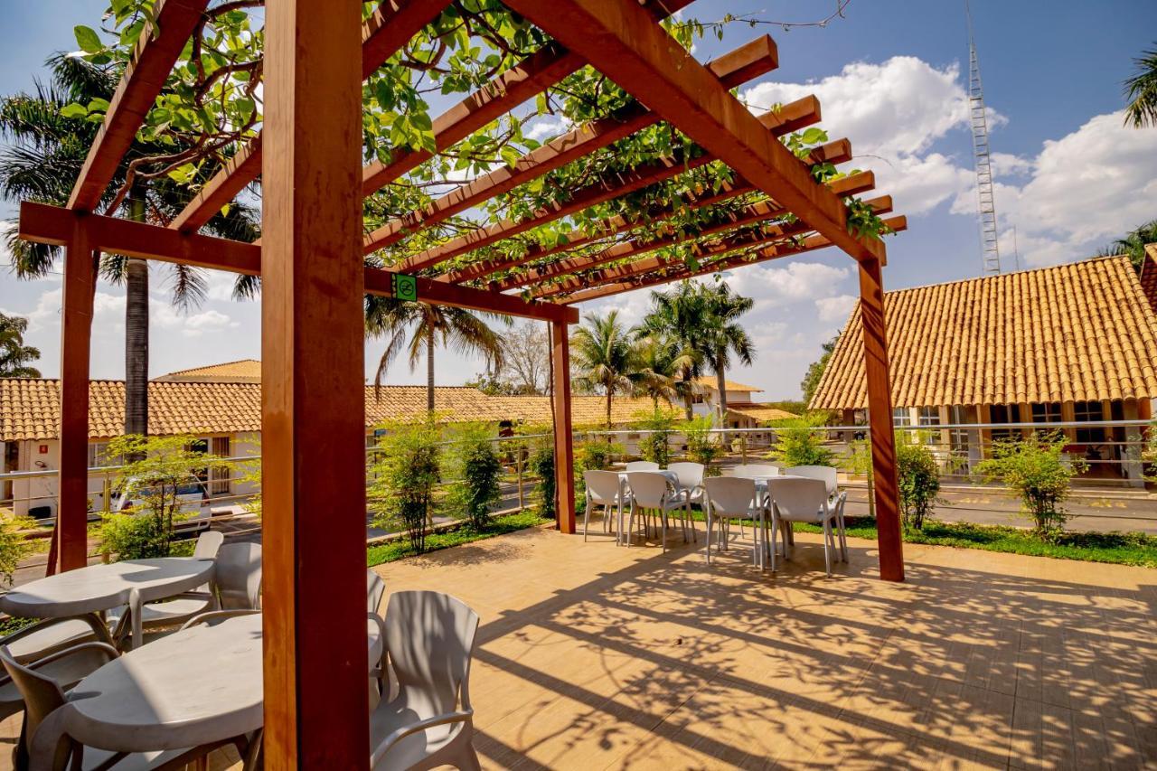 Diroma Resort Com Um Dia No Acqua Park Caldas Novas Dış mekan fotoğraf