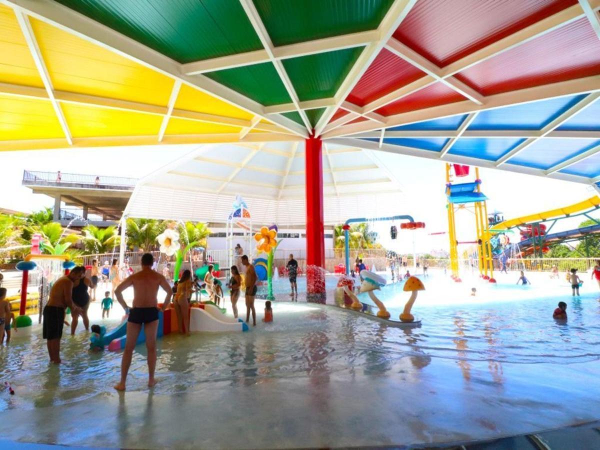Diroma Resort Com Um Dia No Acqua Park Caldas Novas Dış mekan fotoğraf