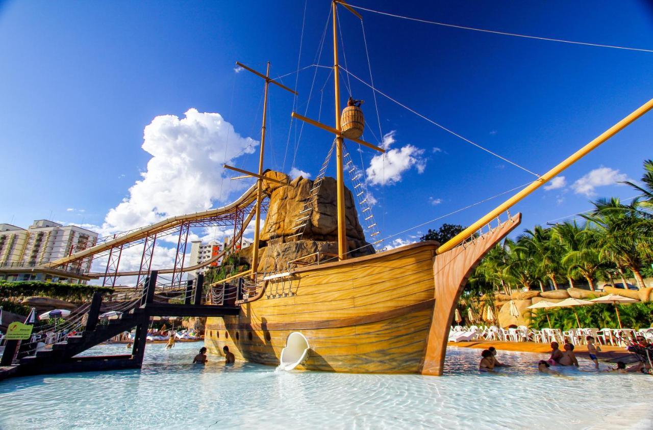 Diroma Resort Com Um Dia No Acqua Park Caldas Novas Dış mekan fotoğraf
