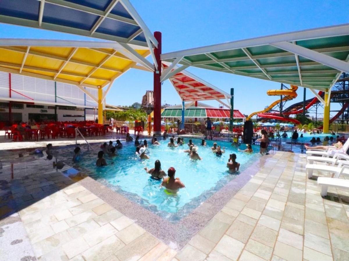 Diroma Resort Com Um Dia No Acqua Park Caldas Novas Dış mekan fotoğraf