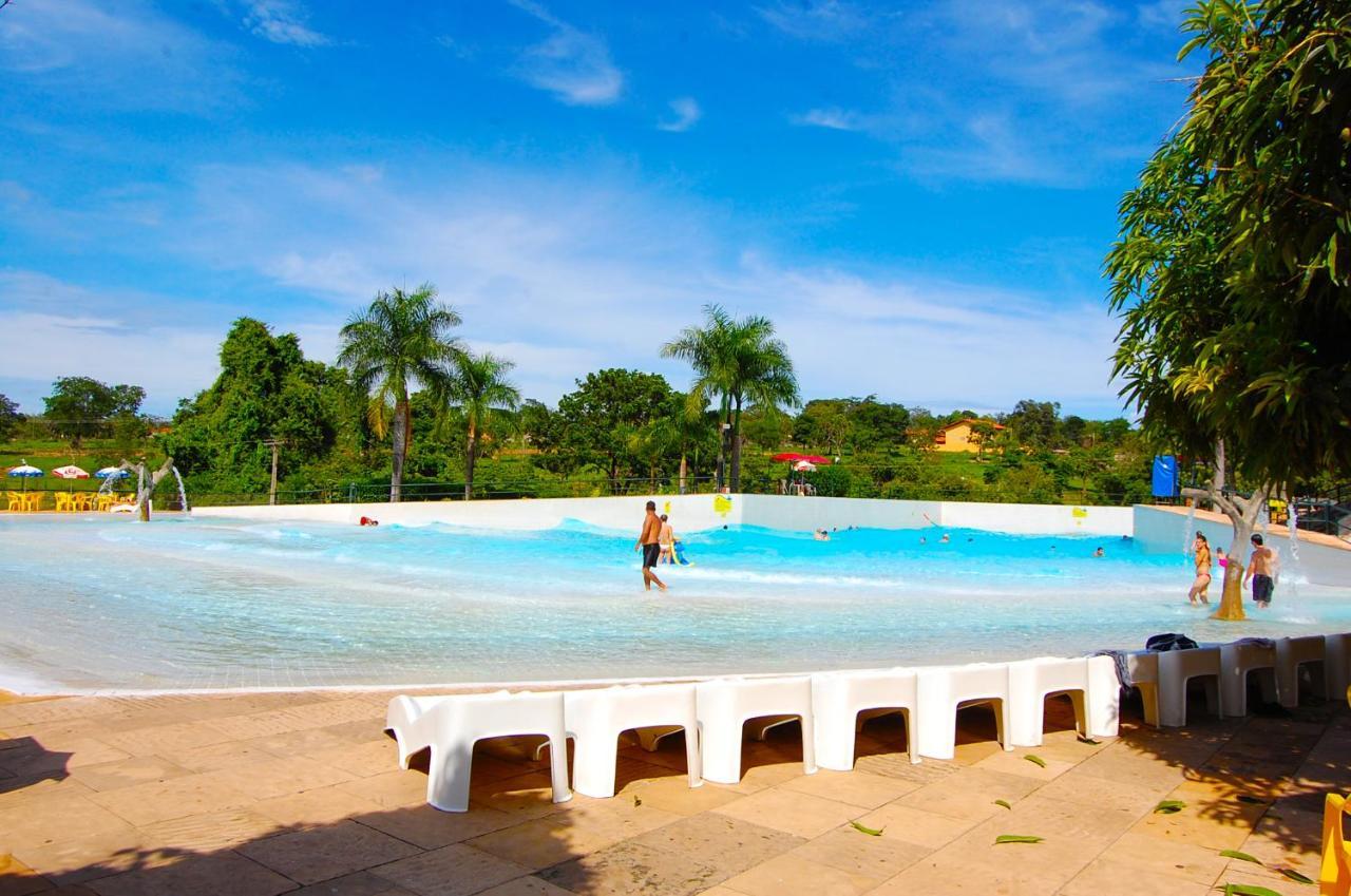 Diroma Resort Com Um Dia No Acqua Park Caldas Novas Dış mekan fotoğraf